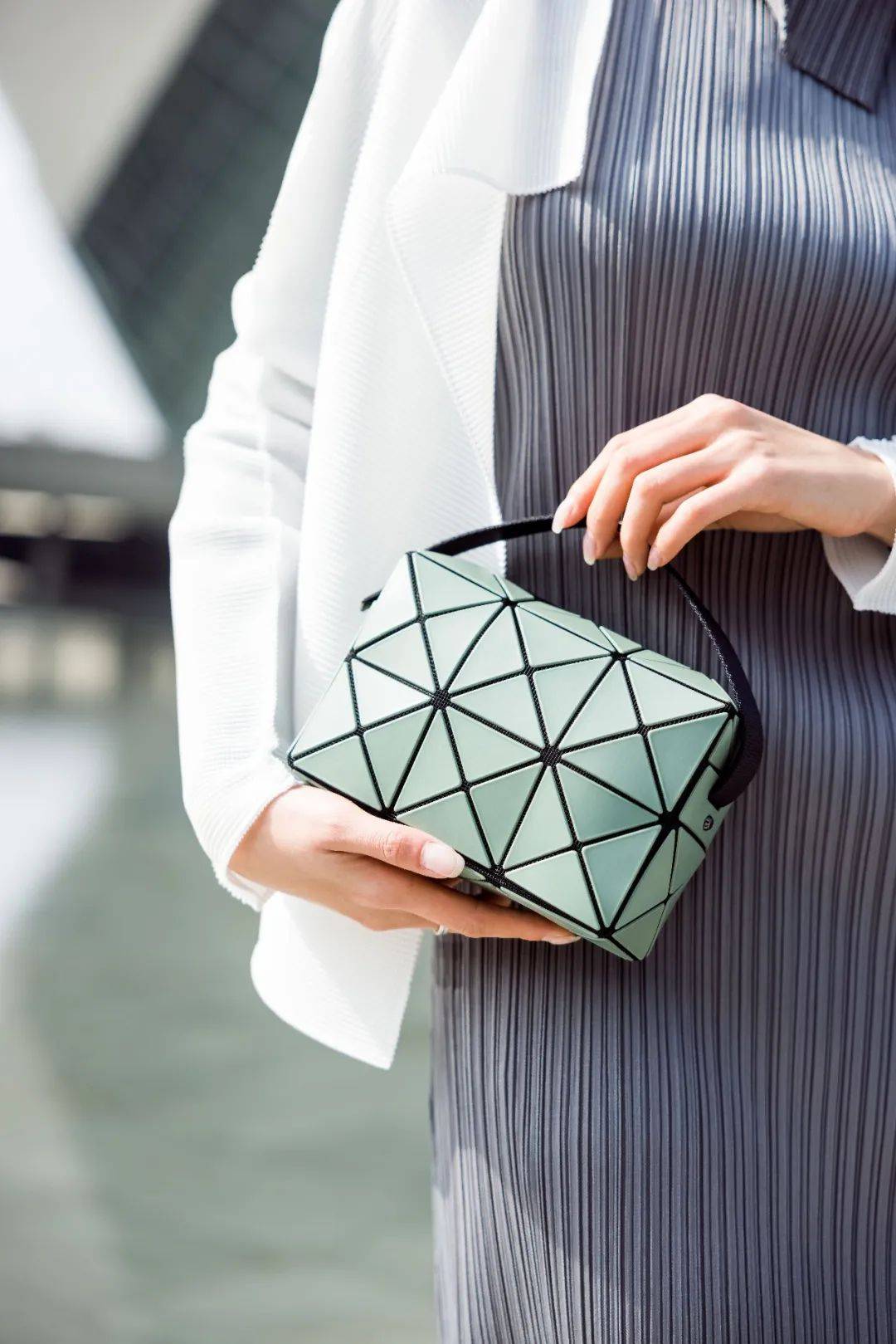 2023三宅一生包包哪款值得买,三宅一生水桶包2021