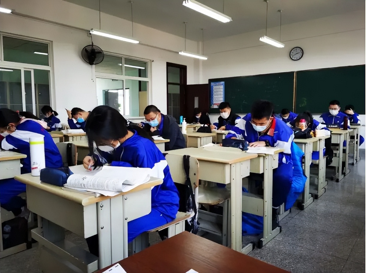 常德张陆刘阳,张陆和刘阳是同班同学吗