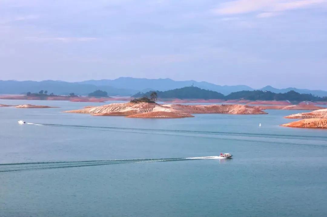最后通高铁的城市！不是杭州却有“千岛湖”，真·美食宝藏小城