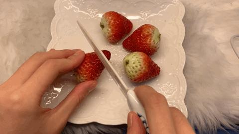 显微镜下的草莓表皮图片,草莓用显微镜放大有多恐怖