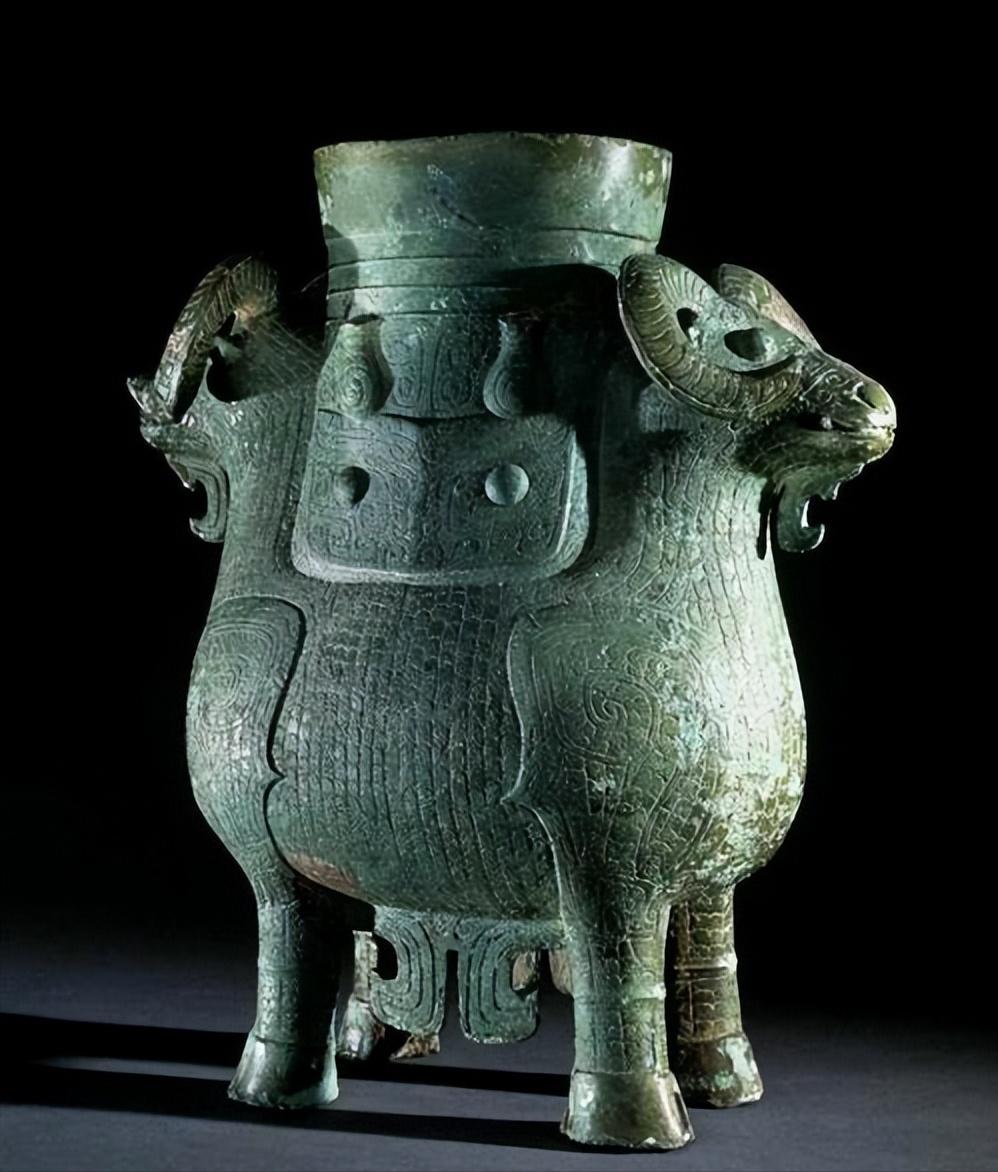 蒋介石败退台湾时,因飞机超载无奈丢下十面石鼓,如今成镇国之宝