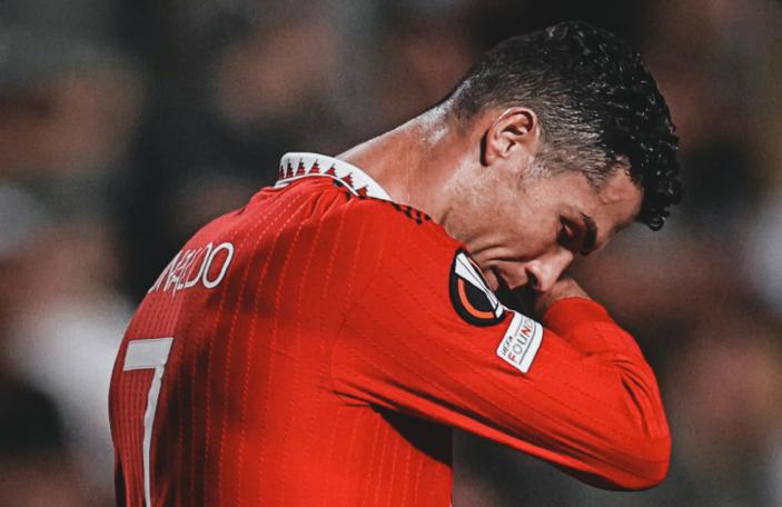 曼联3-1完胜伯恩利c罗传9射建功,曼联3-2逆转奥莫尼亚c罗