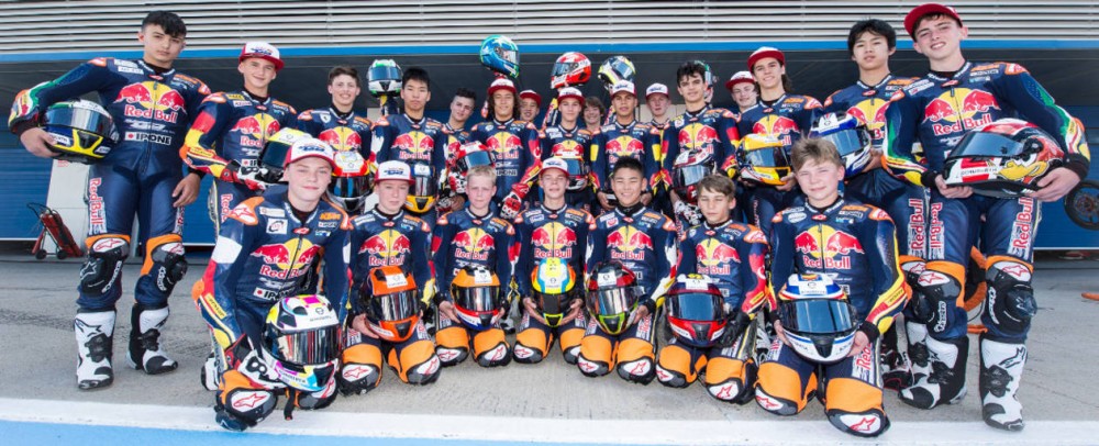 从KTM嫡系车手奥利维拉的成长经历了解MotoGP车手的晋级之路