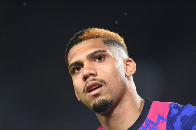 巴萨433哈维伊涅斯塔布斯克茨位置,哈维巴萨433