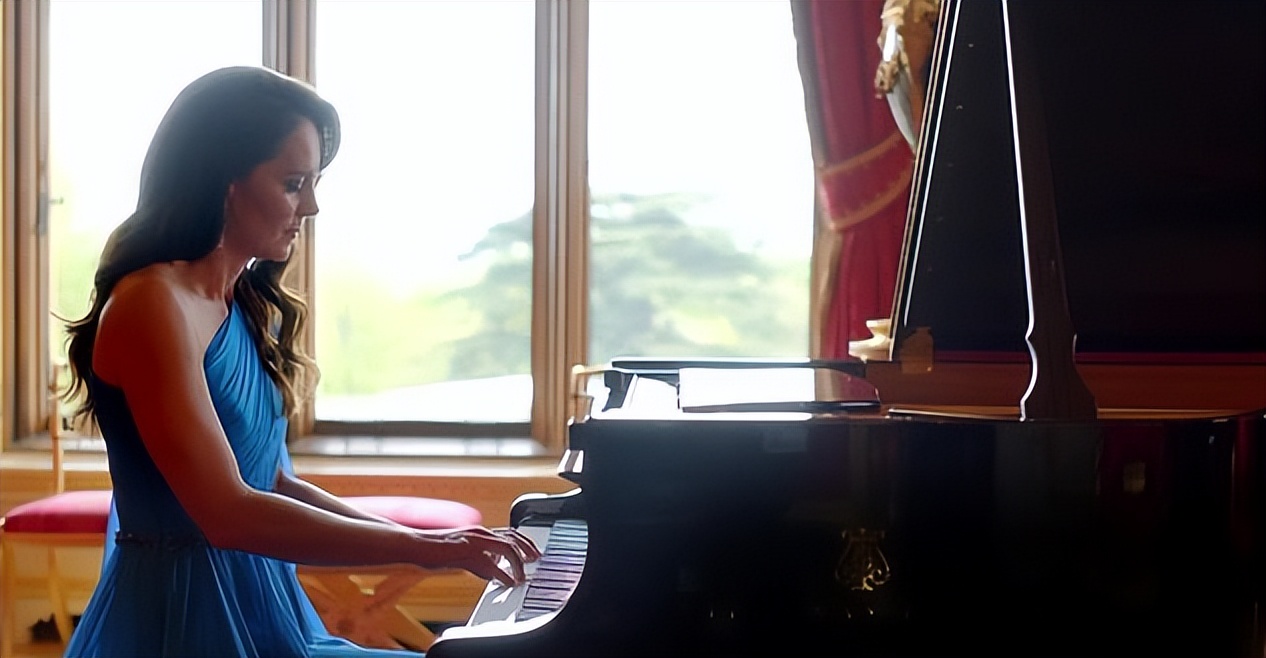 凯特王妃模仿戴安娜王妃,凯特王妃黑白照引发猜测