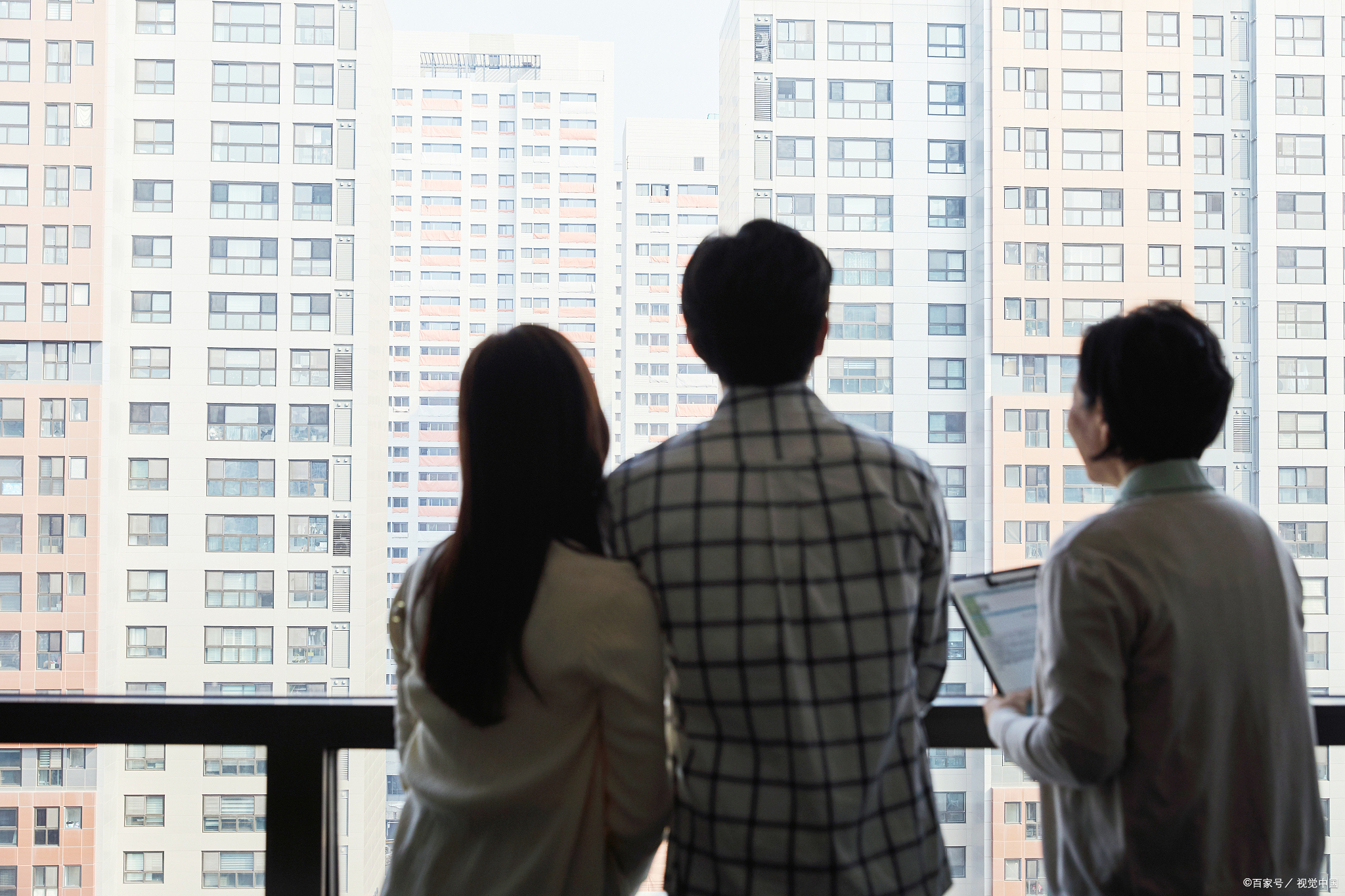 中国富有家庭收入标准是什么,一个家庭有多少钱算有钱