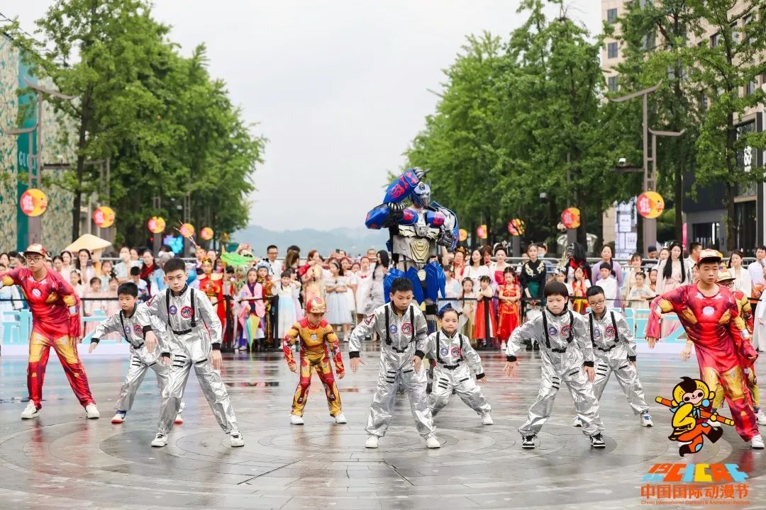 中国动漫节彩车巡游,国际动漫彩车巡游视频