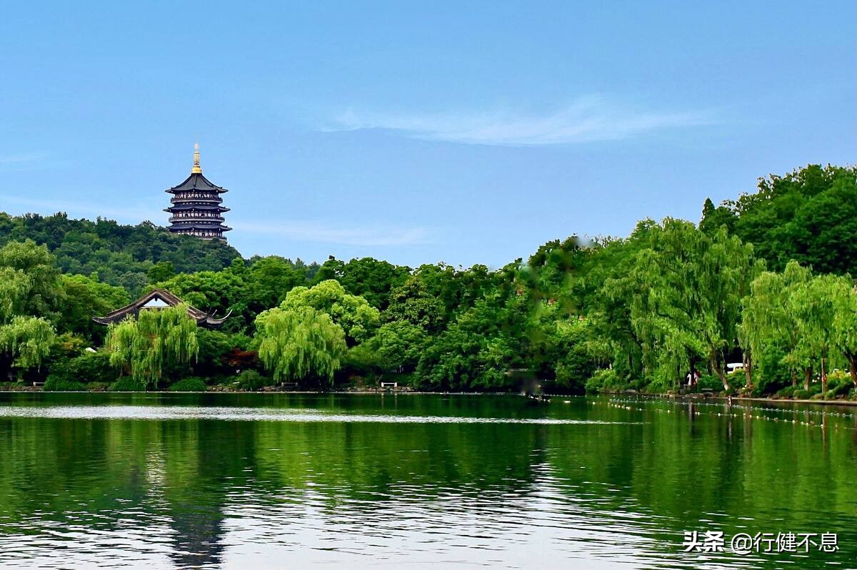 西湖荷花诗句古诗大全,荷花美景的诗句大全