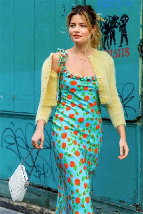 暖肤色穿蓝色好看吗,各种蓝色适合什么肤色的人穿