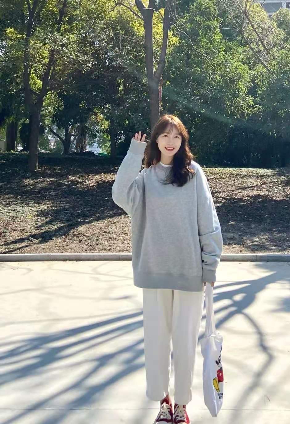 又大又宽松的卫衣怎么穿好看,好看的卫衣穿搭显高显瘦