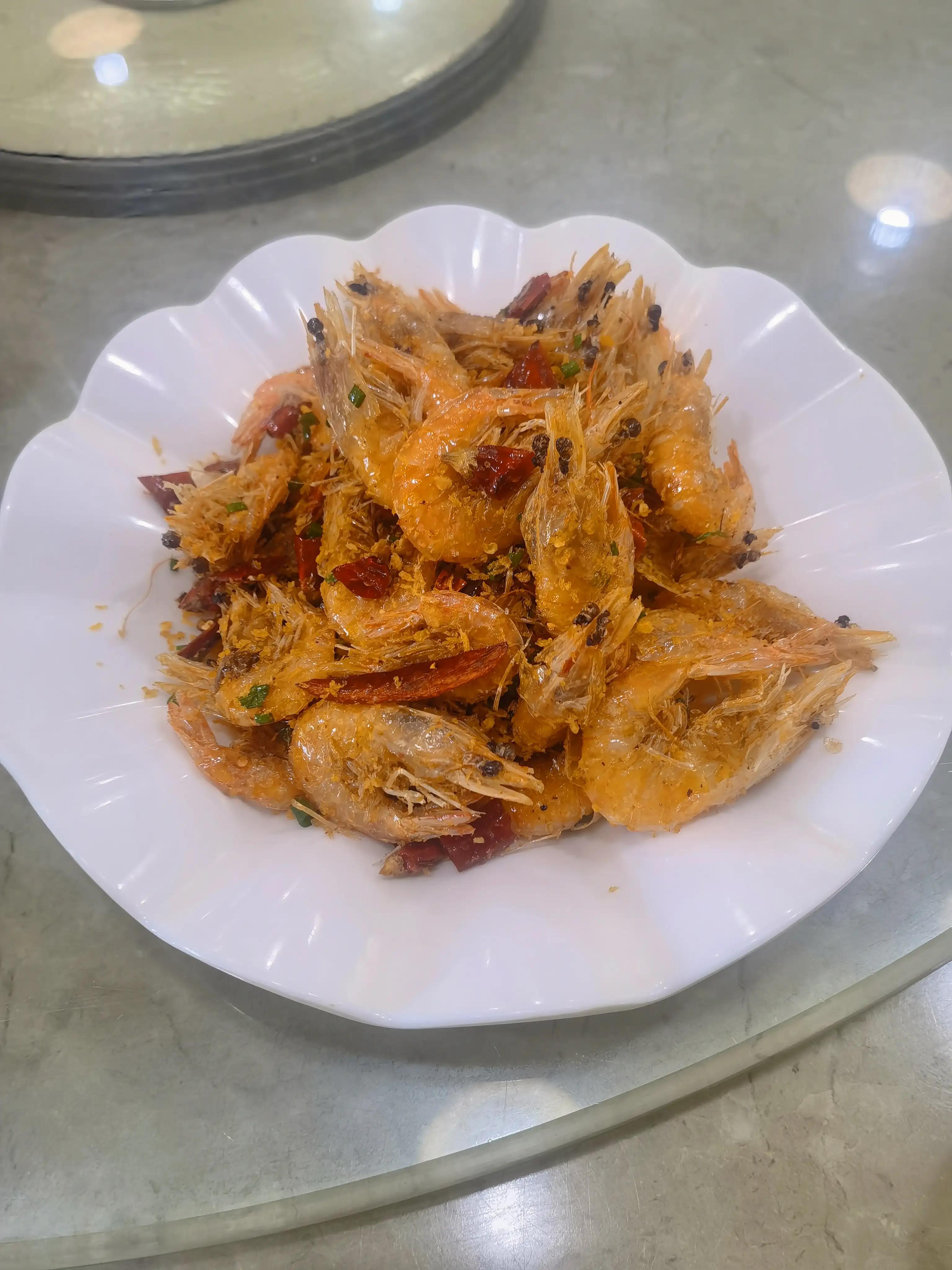 在三亚吃海鲜吃到爽能花多少,在三亚吃海鲜原声