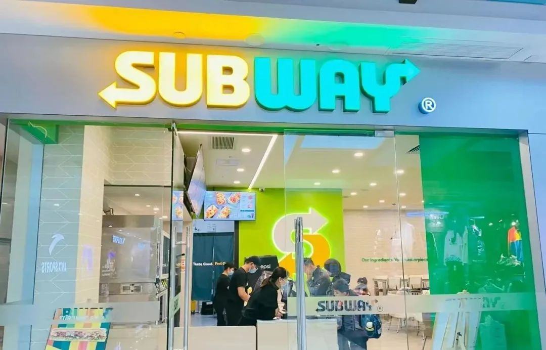 靠卖三明治，两位企业家在全球开了3.7万家店，价值100亿美元