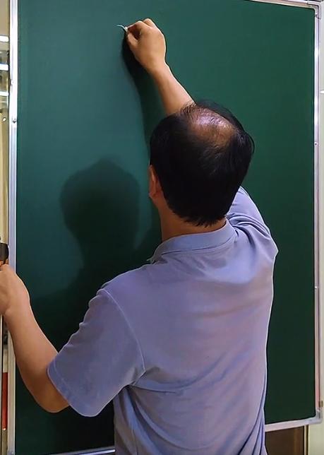 怪笔大叔倒写书法,怪笔大叔一笔倒写书法点评