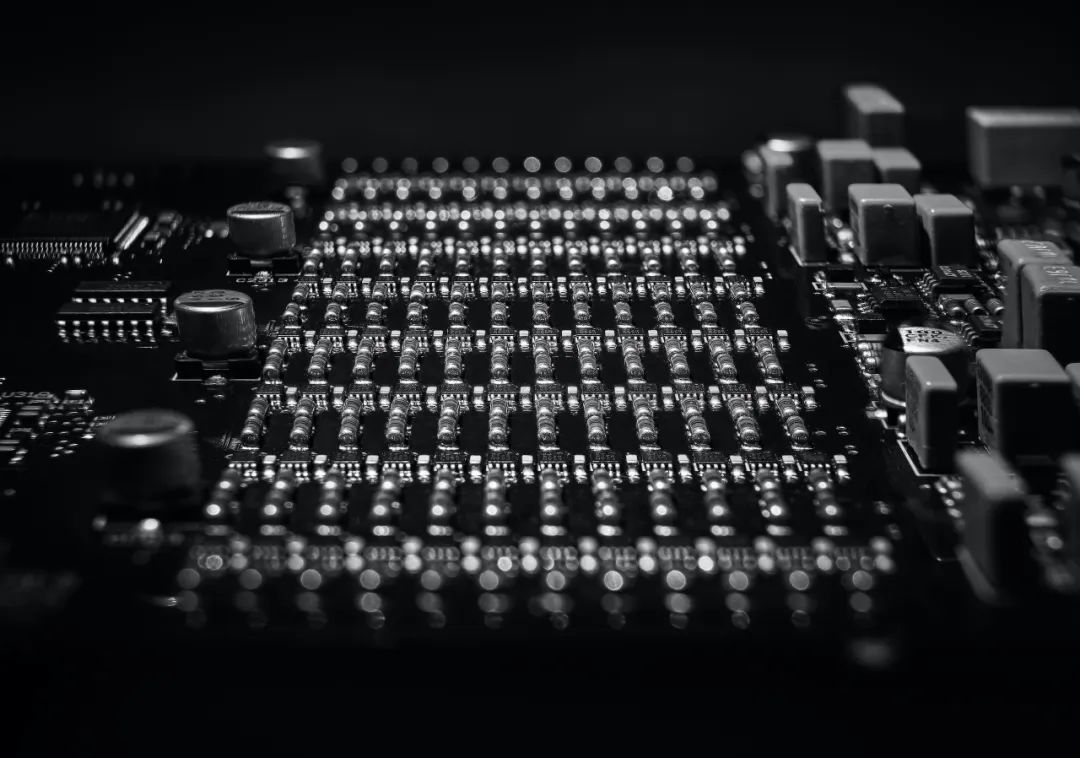 只要不到25万！英国Hiend音响品牌dCS发布顶级耳机系统LINA