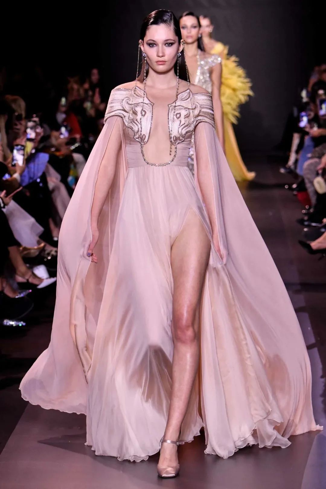 georgeshobeika2018时装秀完整版,georgeshobeika2016高定秀场