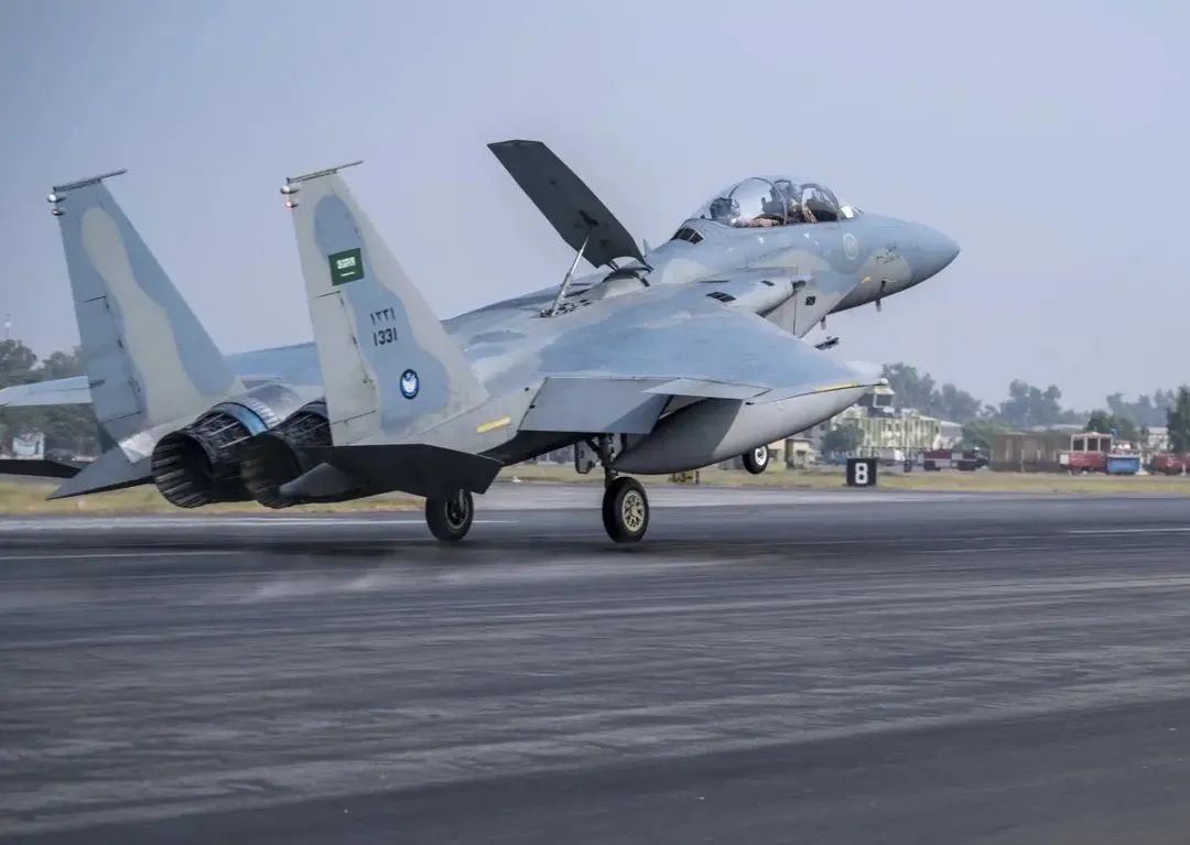 卡塔尔空军f15qa,土豪购物车清单