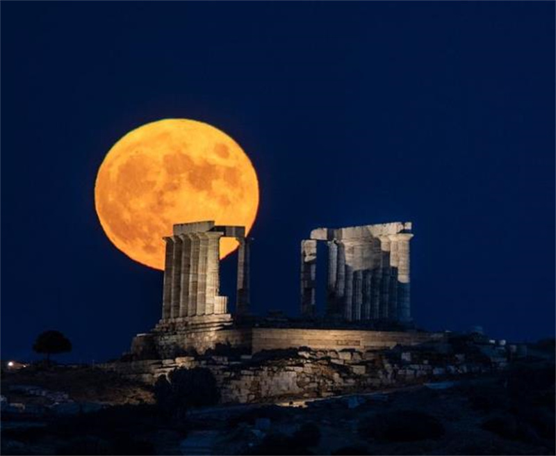 一组真实的照片:120米的长距离水漂,墨西哥的陶土武士