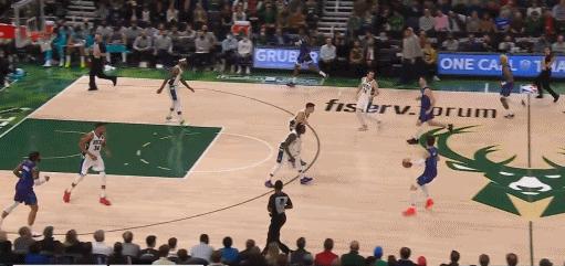 霍勒迪抢断保罗推字母哥,字母哥霍勒迪空接