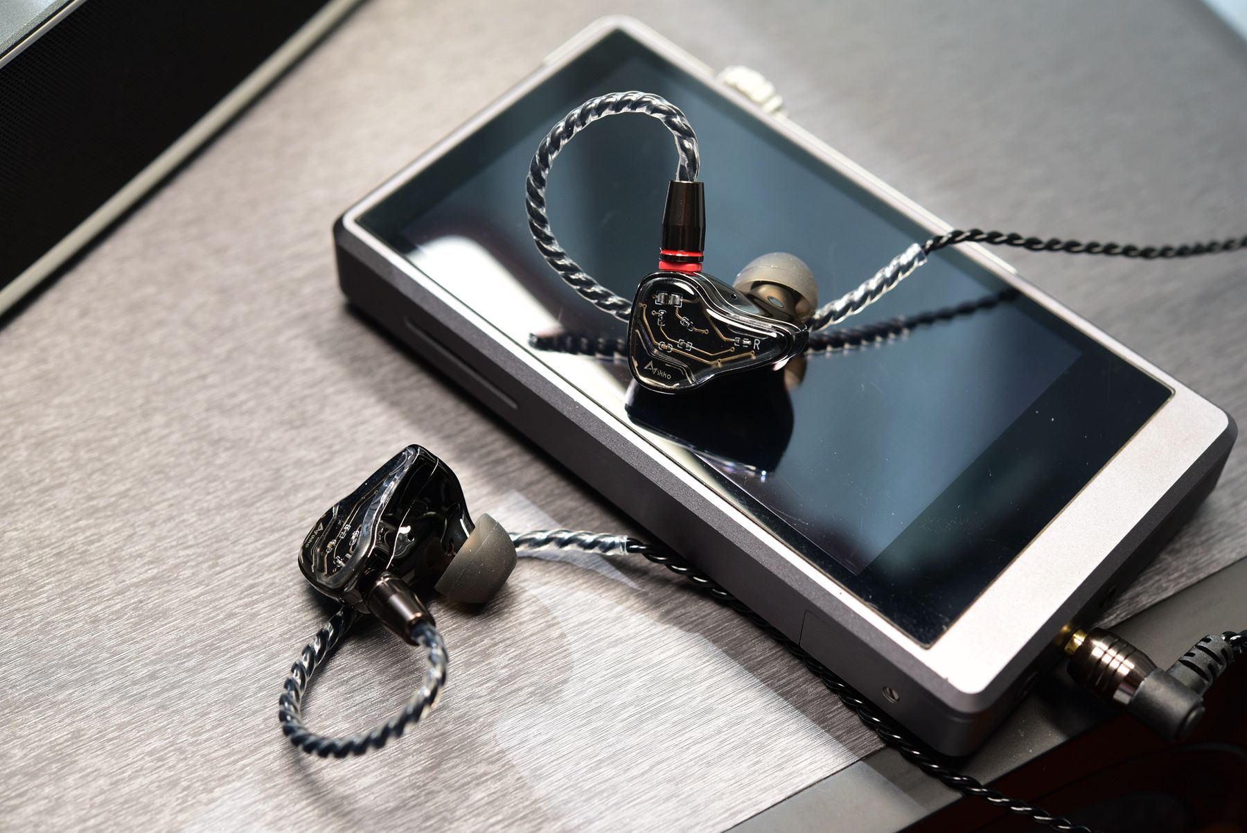 三频均衡耳机测评,千元内最具性价比三频均衡的耳机