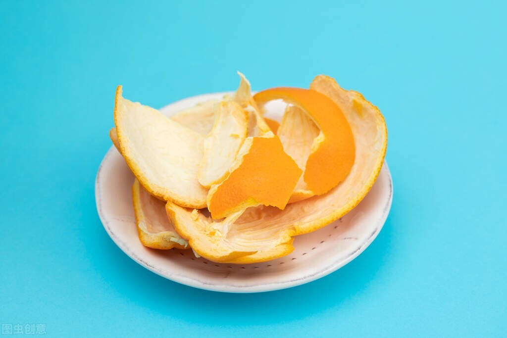 皮鞋没有鞋油还可以用什么来擦,擦皮鞋再也不用鞋油了