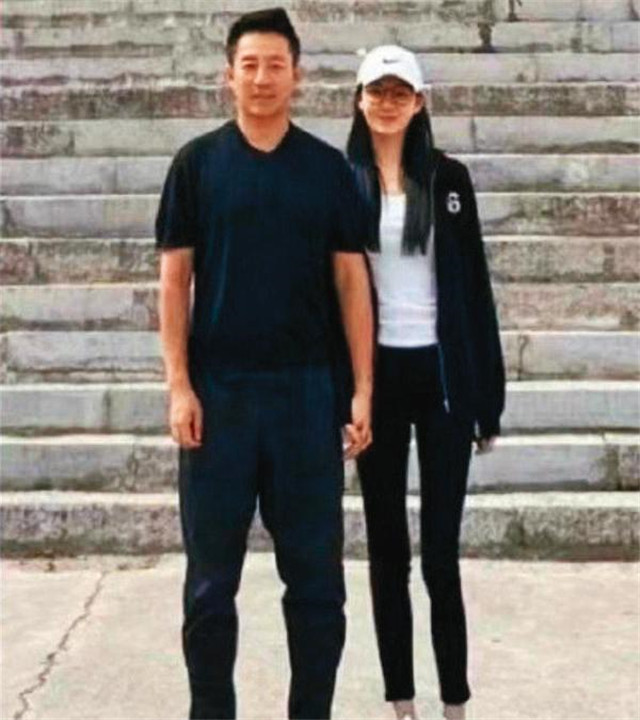 曝大s汪小菲离婚疑已在办手续,曝大s再向法院起诉汪小菲