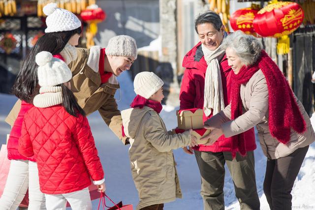 圣诞节和中国春节有什么不一样,中国的圣诞节和春节有什么区别