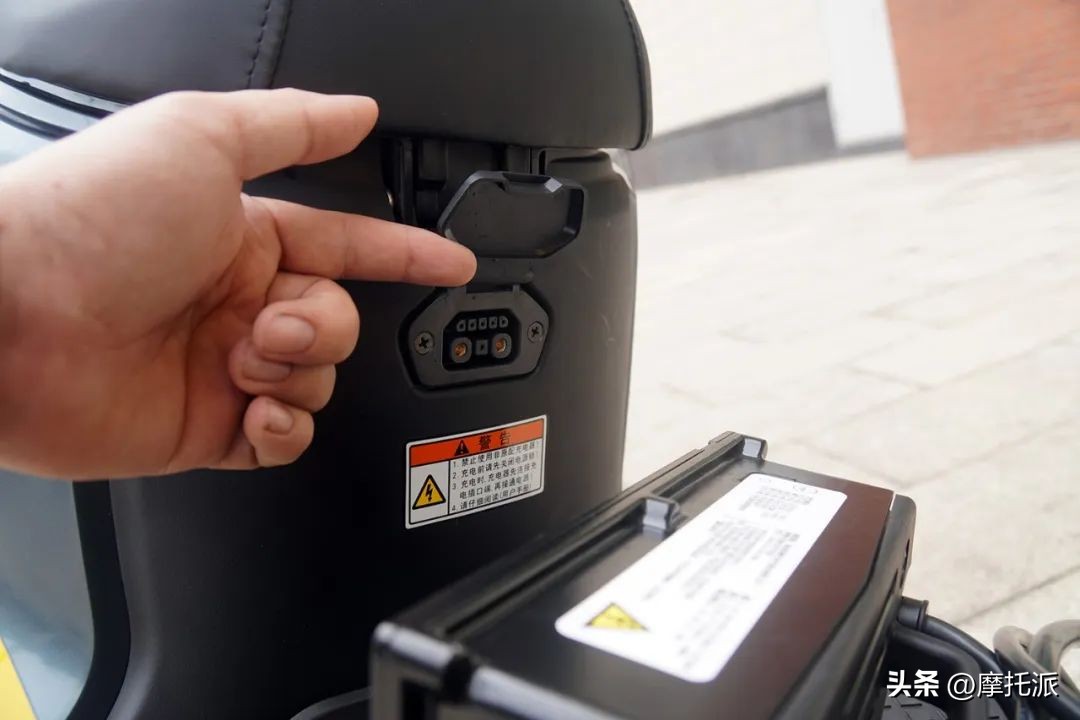 五羊本田u-gogt版电摩,五羊本田u-go电摩和电轻摩区别