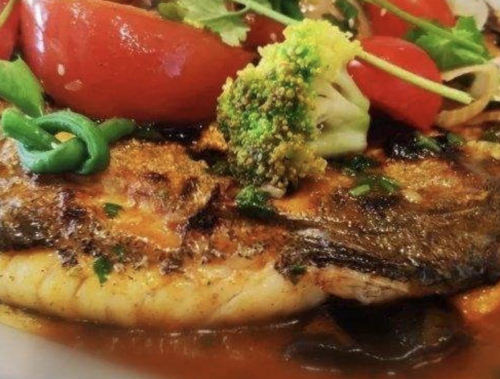 如何做出来鲜香嫩的烤鱼,如何做出麻辣鲜香的烤鱼