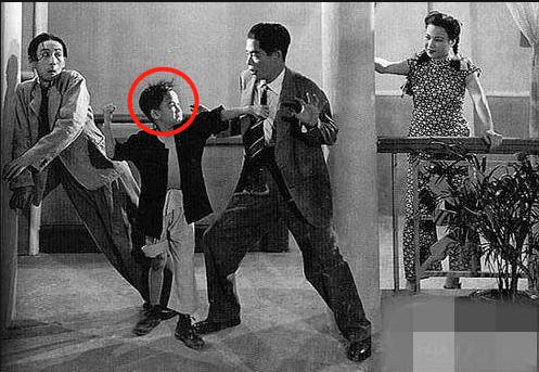 李小龙被神话还是确实有实力,李小龙被群众演员打脸片段