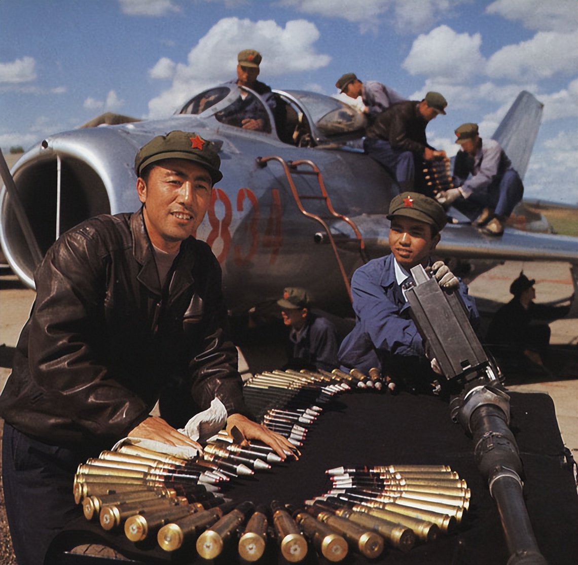 18000米的飞机能打下来吗,f-22能击落50公里高的飞行物