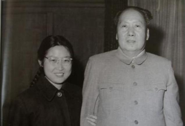 1961年毛主席在庐山开会，看到一位女舞蹈演员楞了：你好像我女儿