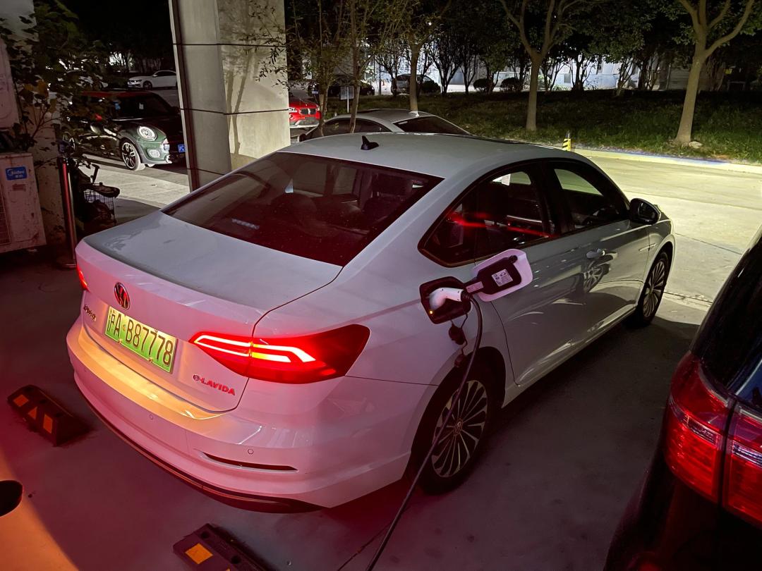 2015款朗逸1.4t二手现在值多少钱,大众朗逸1.5t星空顶配