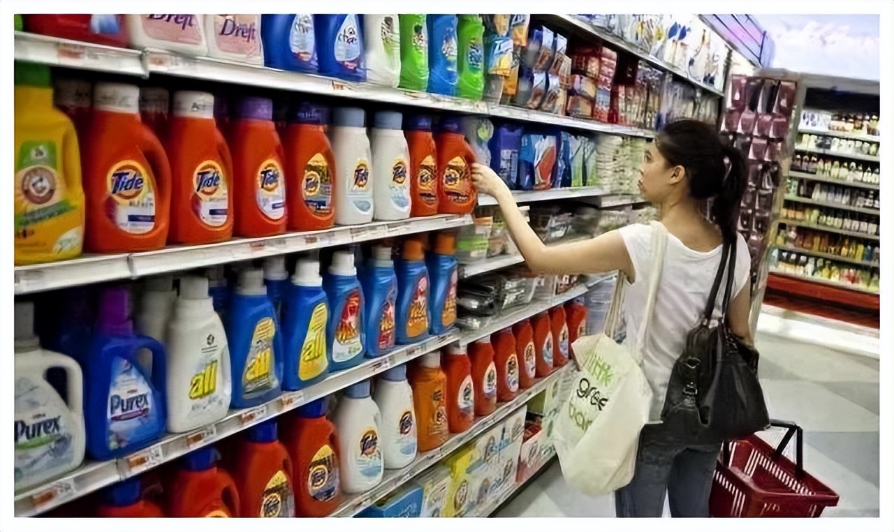 为什么超市里卖洗衣液都不满一瓶,洗衣液为什么在集市上卖不动
