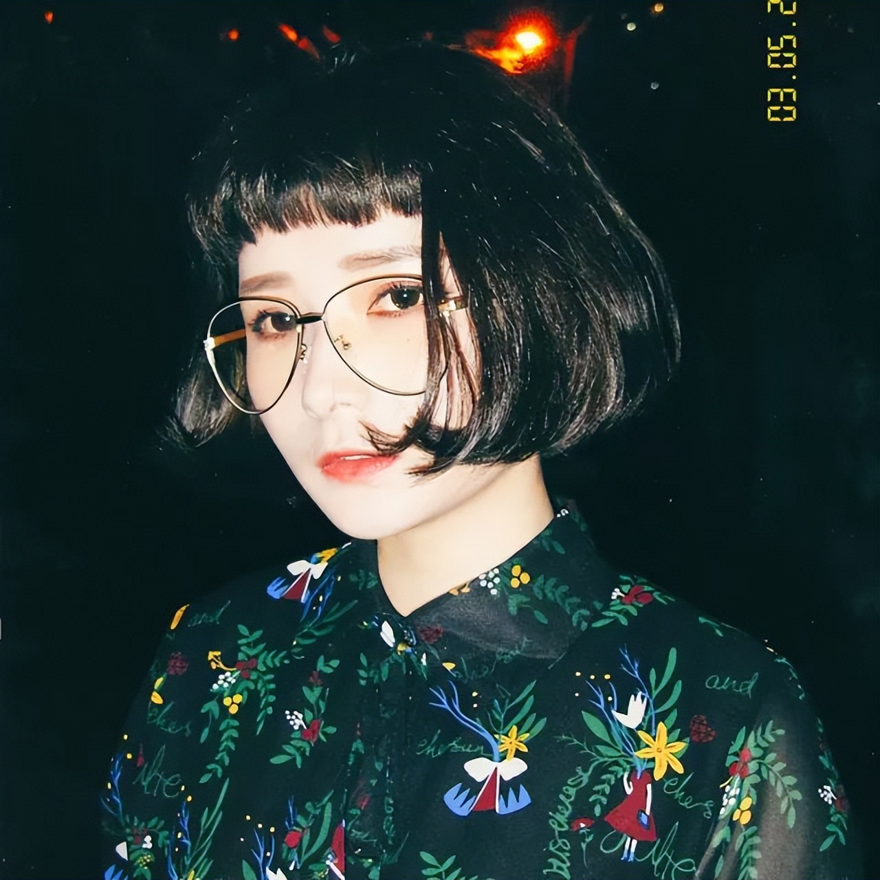 gucci是什么品牌眼镜,gucci眼镜有款红边框的眼镜