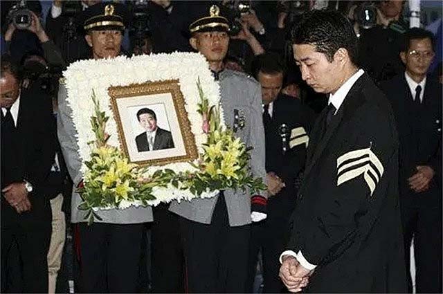 2009年韩国前总统卢武铉跳崖身亡后，儿子赴中国发展，女儿获刑