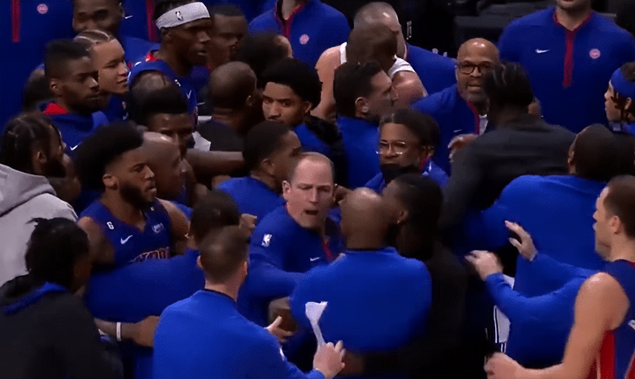 瓦格纳被打后脑勺晕了吗,瓦格纳被打后脑勺判罚