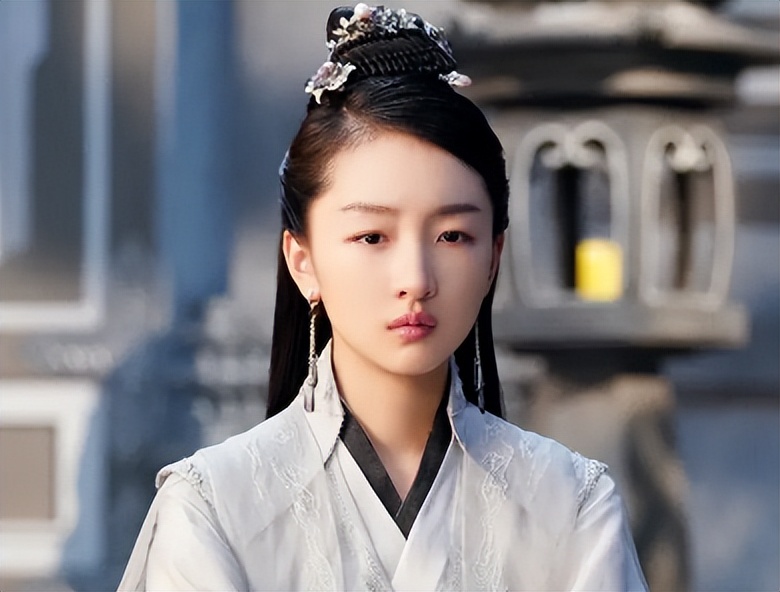 那些扮丑年轻却美若天仙女明星,曾经被嫌弃长得丑的女星