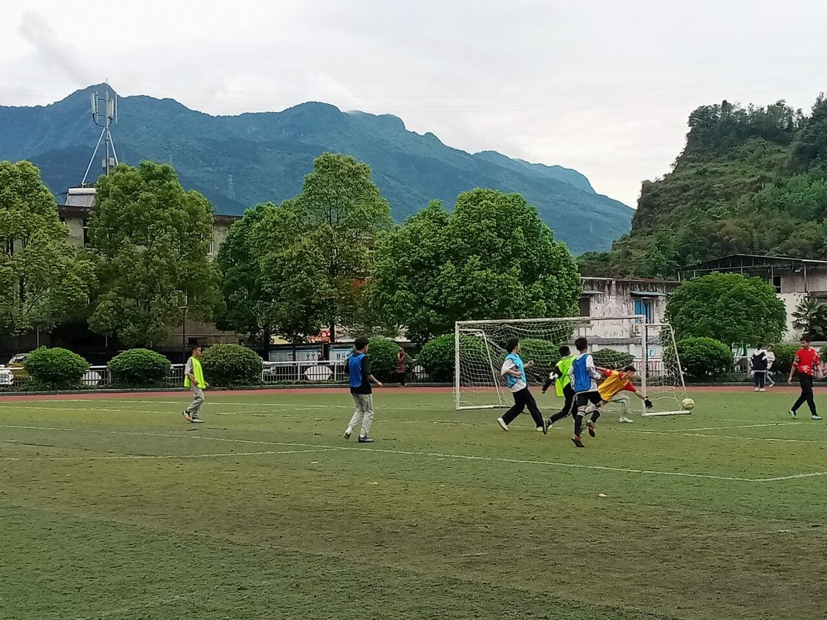 雅安雨城区足球比赛,雅安市校园足球比赛