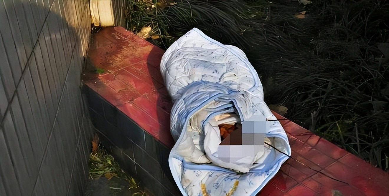 江西一小伙和81岁的老太拍婚纱,江西25岁小伙跟老妈拍婚纱照