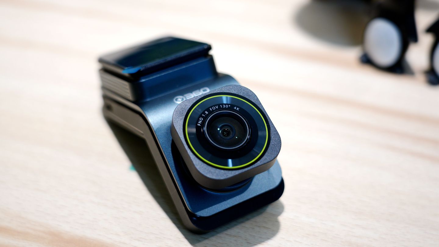 360g900和海康威视c8夜间行车对比,海康威视与360行车记录仪哪个更好