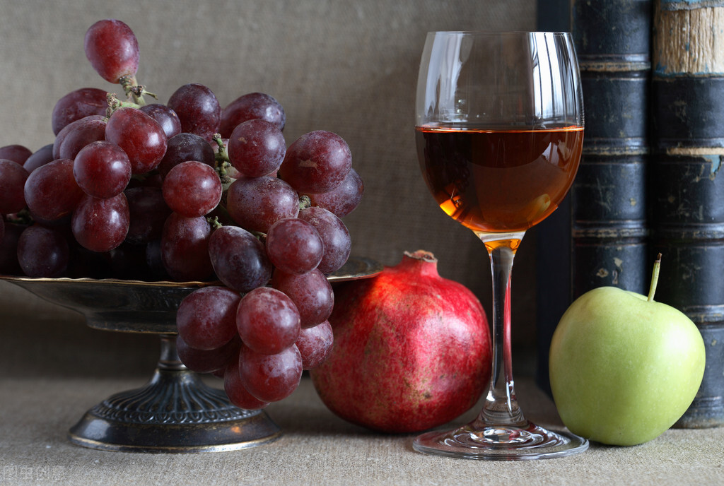 赞抗疫英雄七言律诗,赞抗疫医护诗词