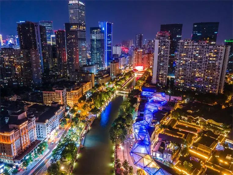 超级鲶鱼效应,超级巨型鲶鱼