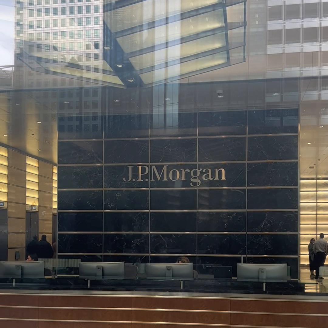 来英国如何做到回本留学@DOU+小助手