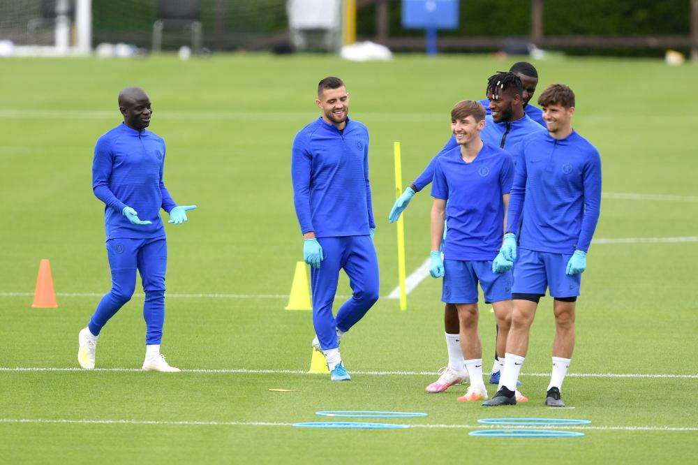 捡垃圾的富豪买豪车,小时候捡垃圾的明星