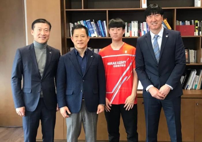 上阵父子兵！国乒劲敌带儿子加盟俱乐部，父亲当教练、孩子运动员