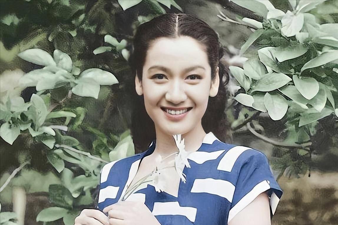 原节子和麦克阿瑟两人年龄差多少,日本女神原节子