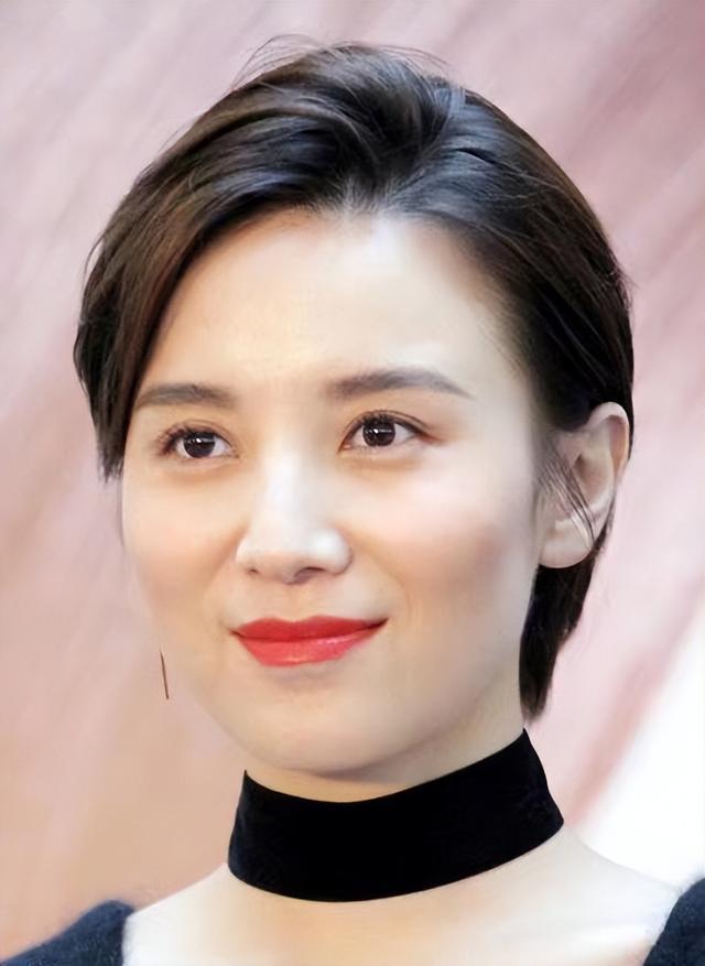 有点尖下巴什么脸型,哪些脸型适合尖下巴