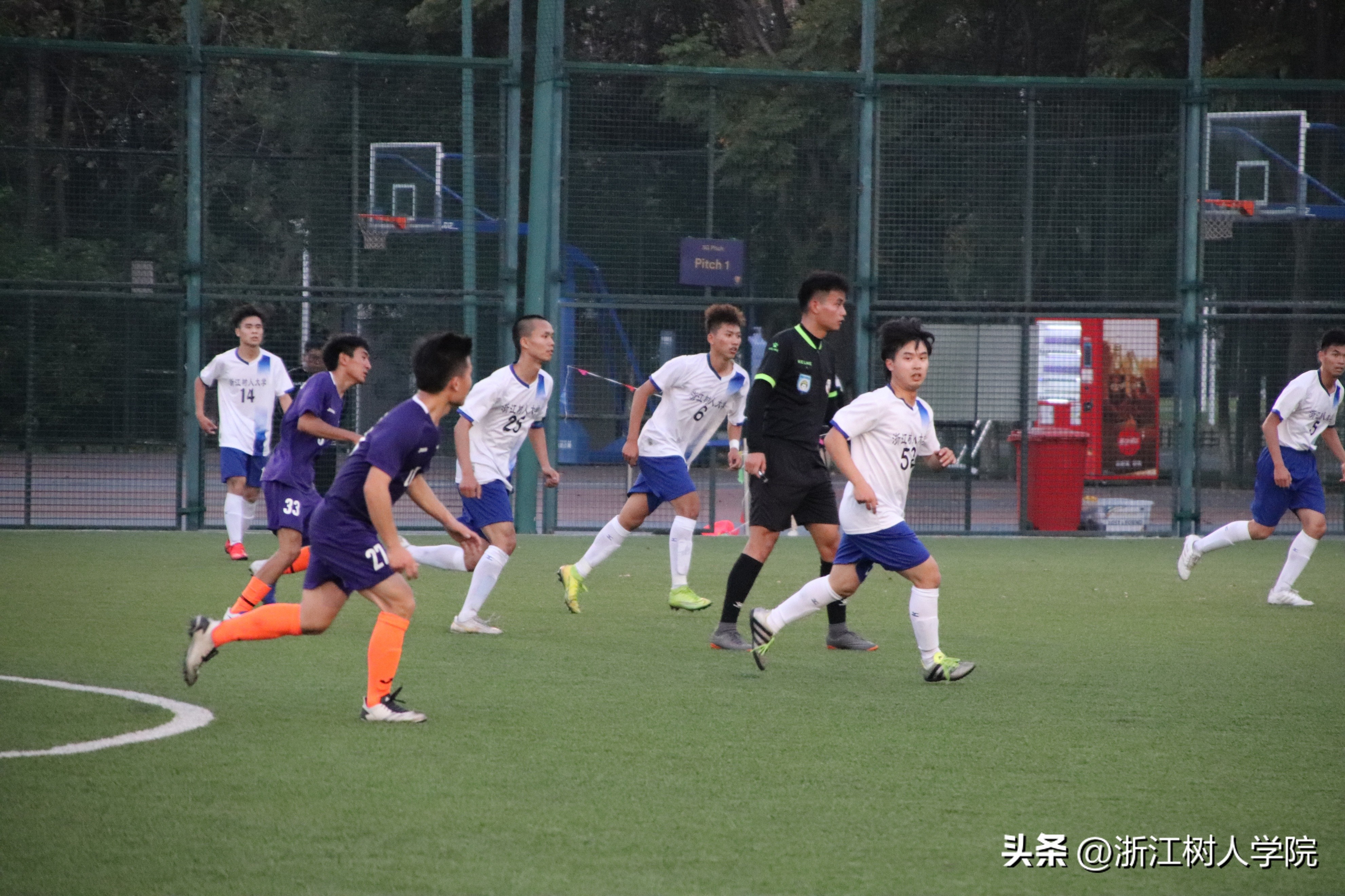 浙江树人大学足球队,永不言弃努力拼搏再创佳绩