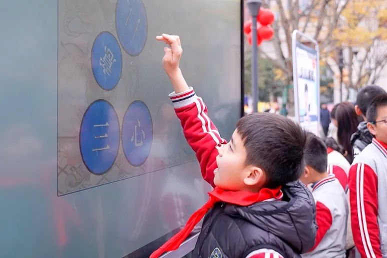 家长参观学校对学校的赞赏,蓝港外国语学校活动