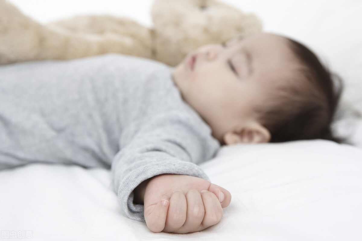 宝宝从出生到现在婆家人不管不问,宝宝出生半年回娘家